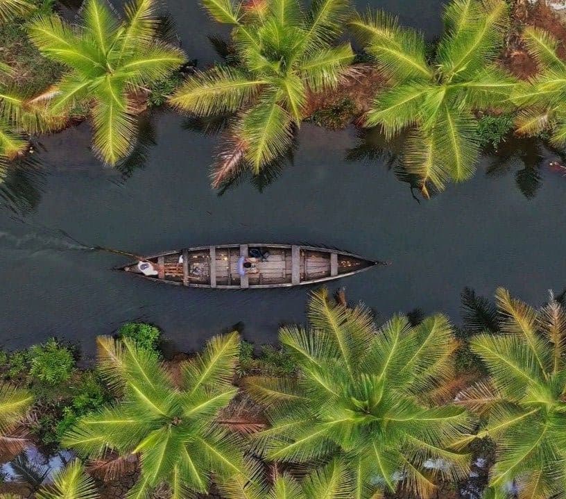 Kerala Boat View | Globaltrails Holidays 